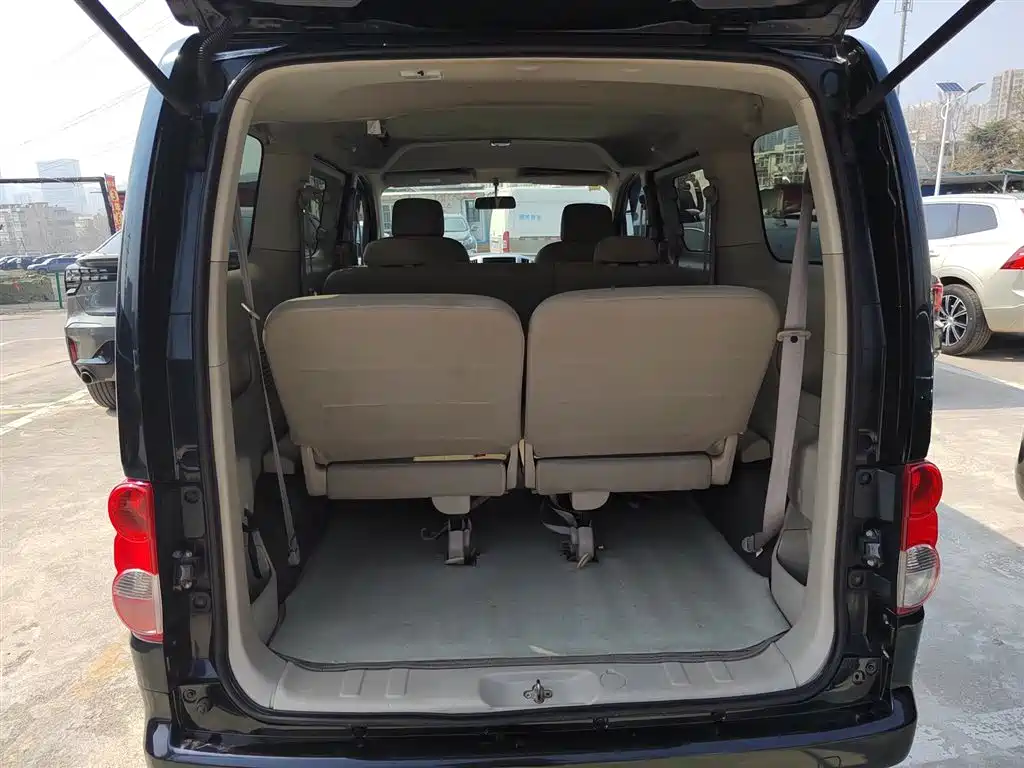 Nissan NV200 2017 — фото 15