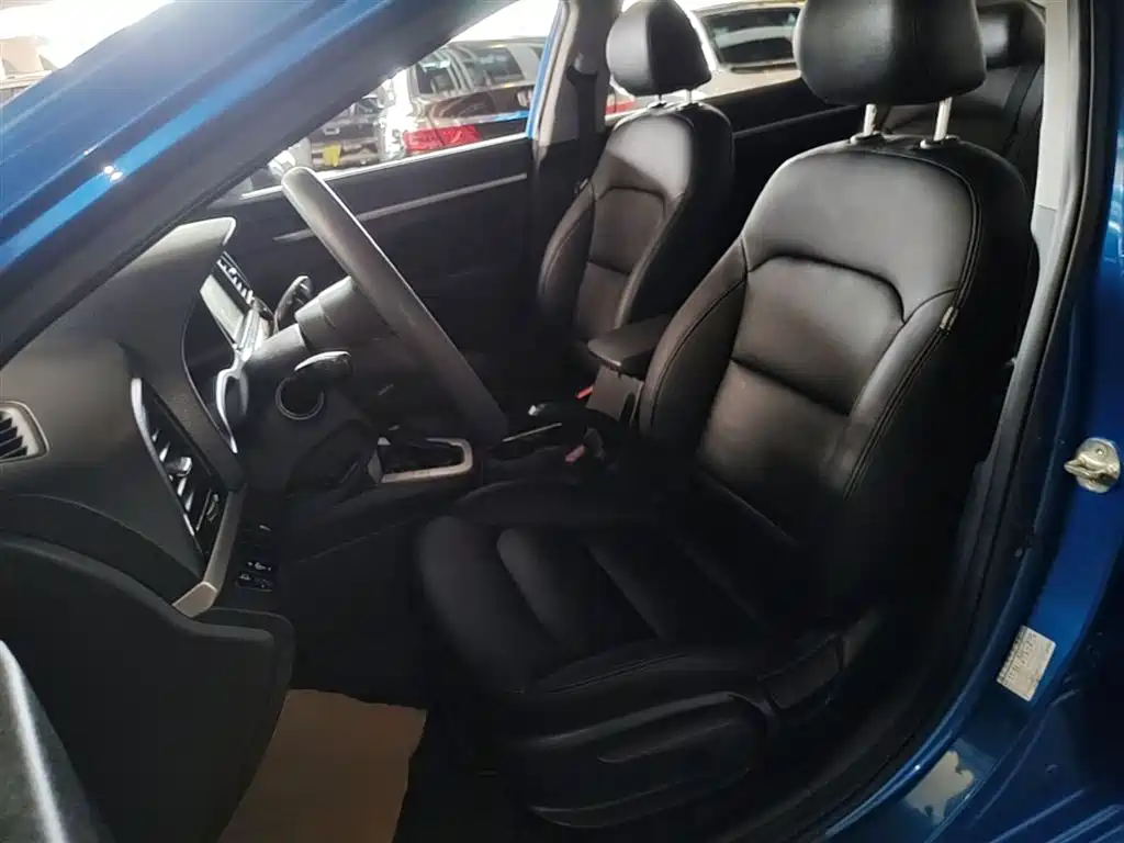 Hyundai Elantra 2017 — фото 15