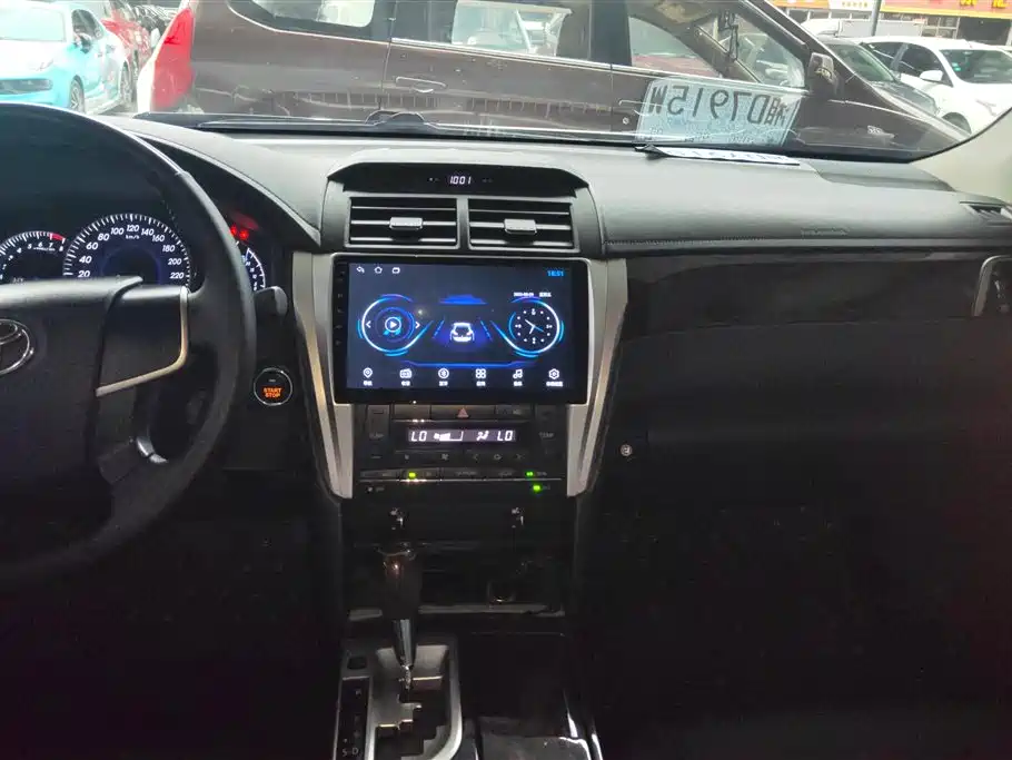 Toyota Camry 2015 — фото 13
