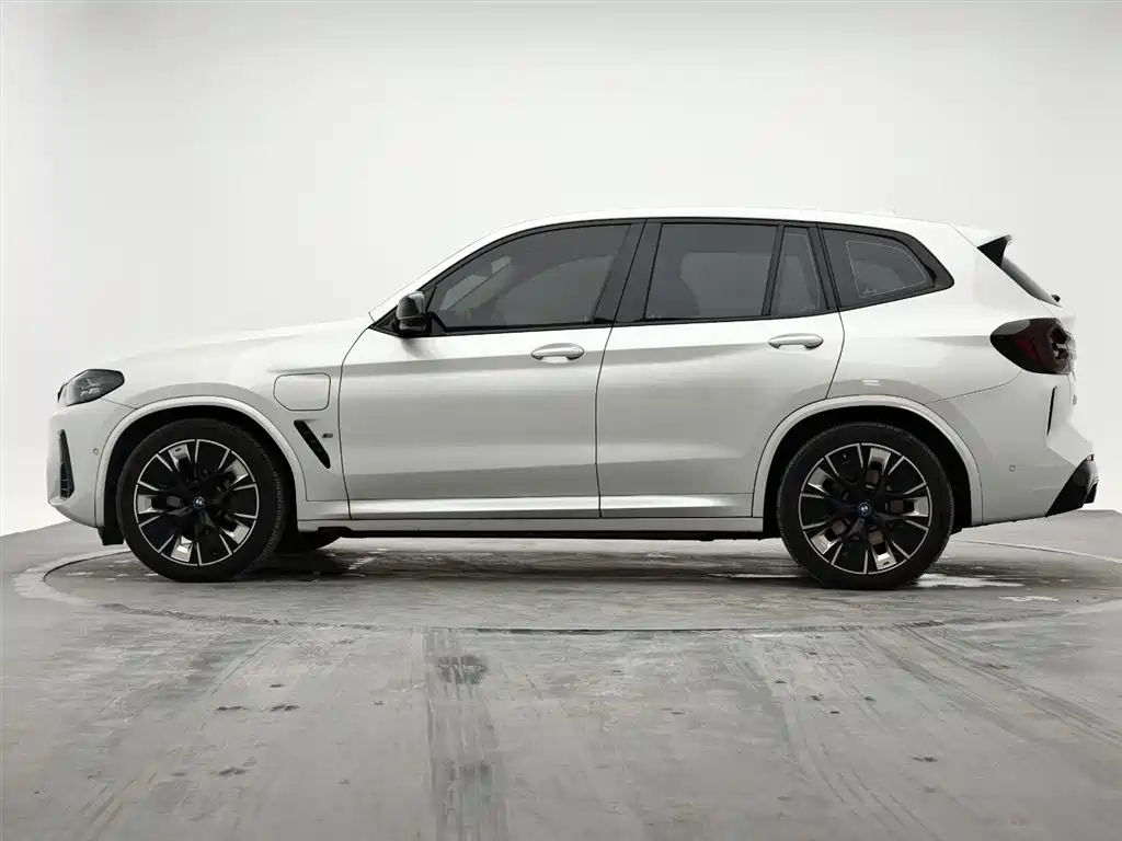 BMW iX3 2022 — фото 12