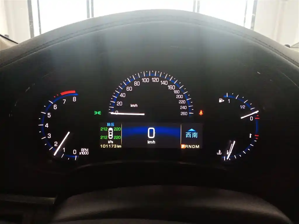 Cadillac XTS 2014 — фото 12