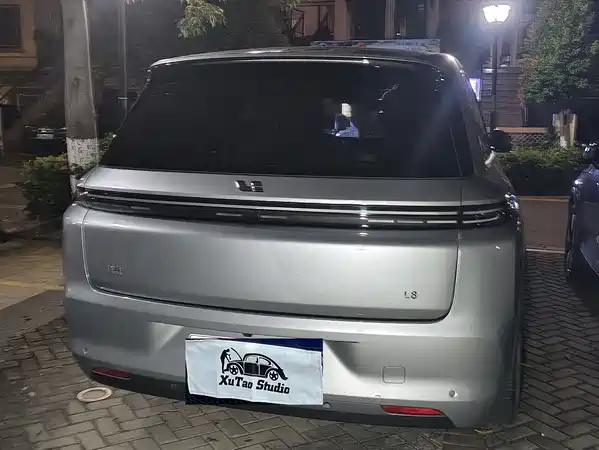 Li Auto L8 2023