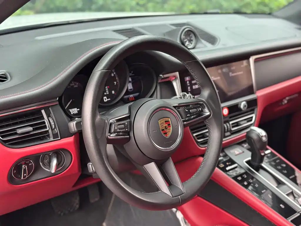 Porsche Macan 2023 — фото 11