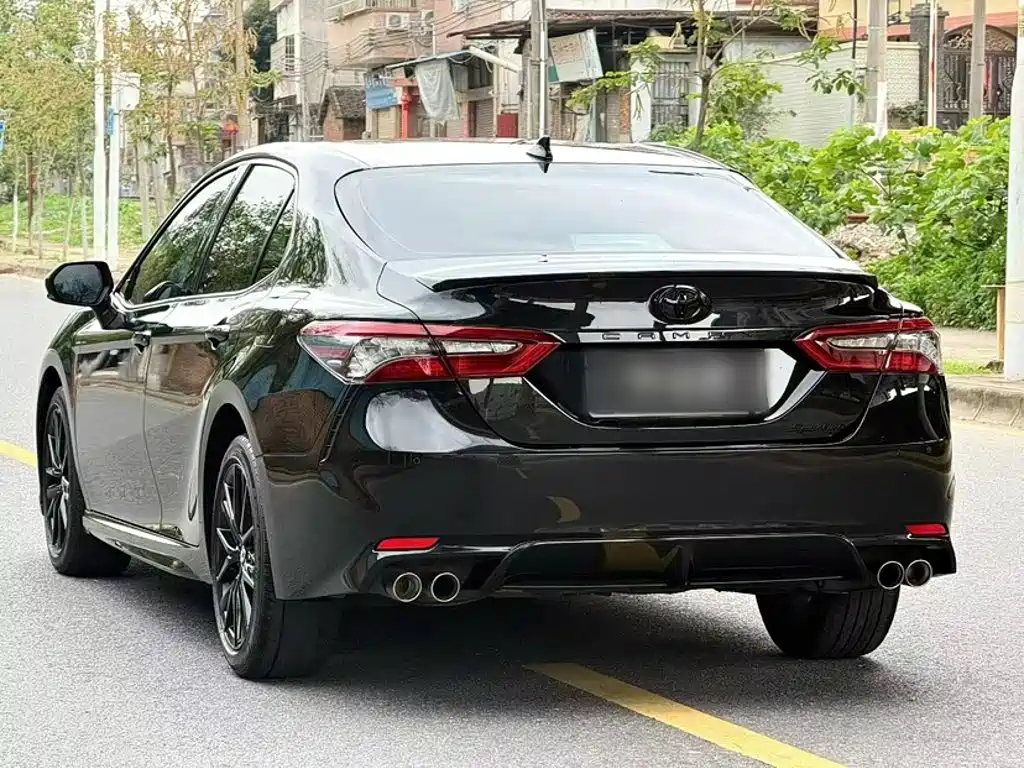 Toyota Camry 2022 — фото 9