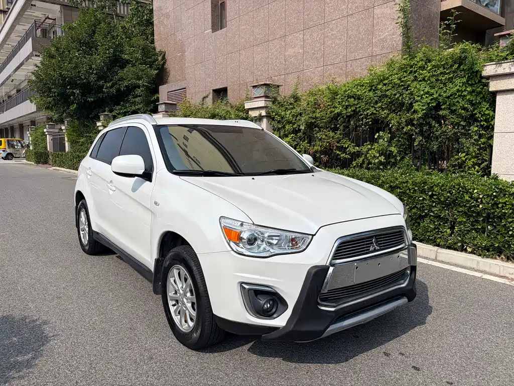 Mitsubishi Jinxuan ASX 2016 — фото 3