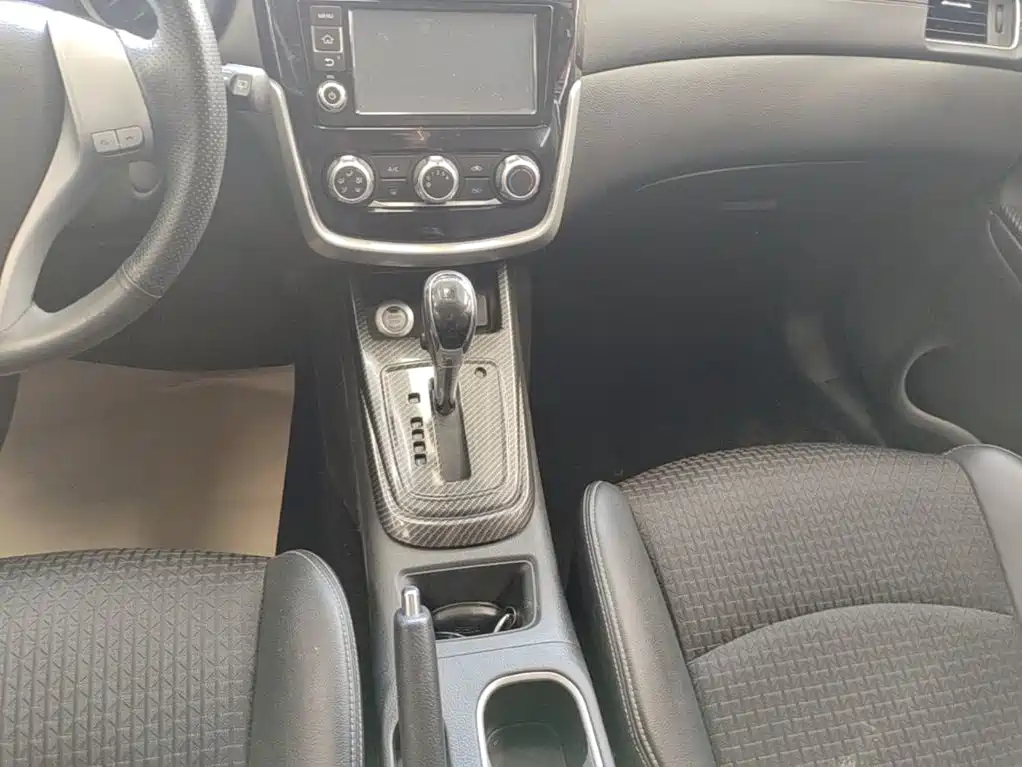 Nissan Tiida 2018 — фото 14