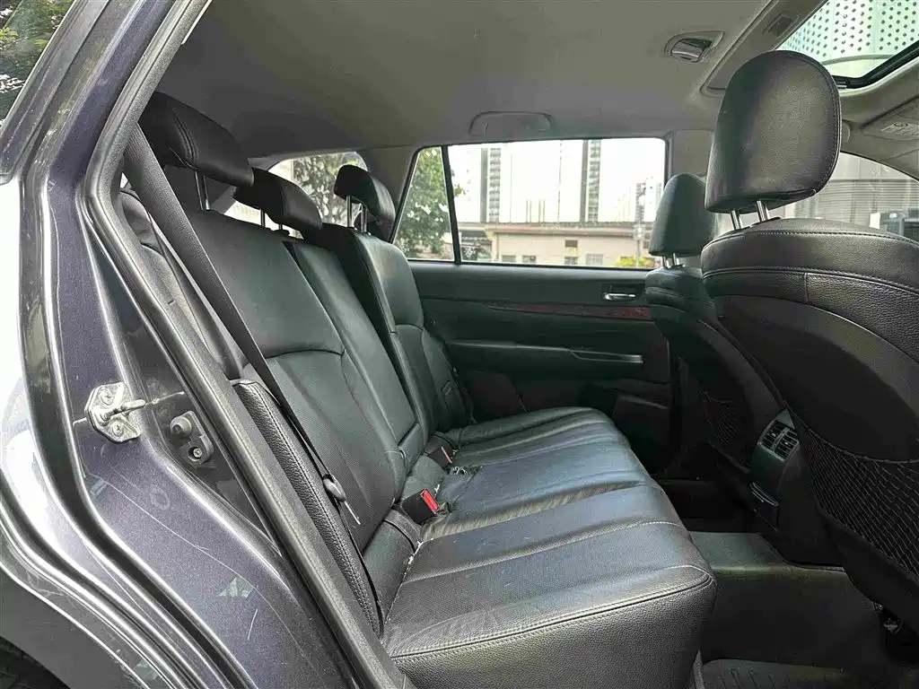 Subaru Outback 2010 — фото 18