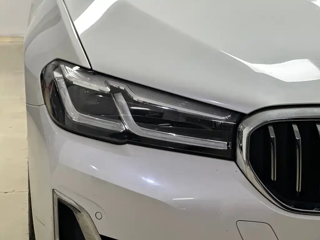 BMW 5 Series 2022 — фото 13