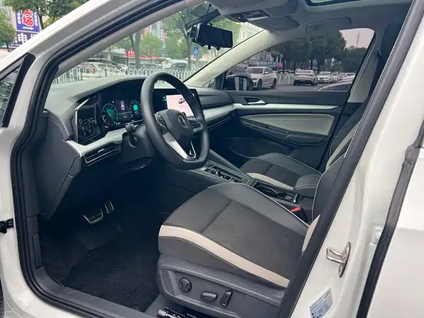 Volkswagen Golf 2022