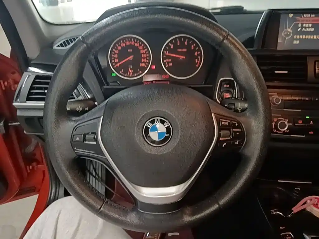 BMW 1 Series 2014 — фото 11