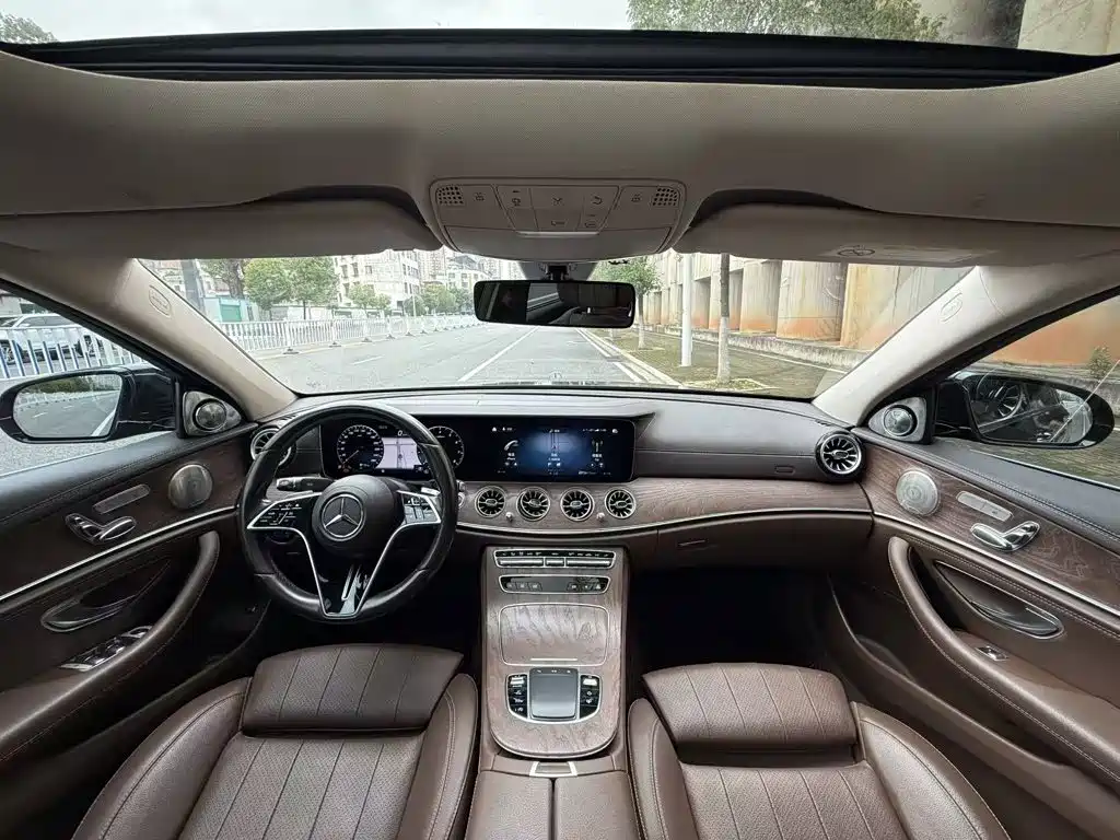 Mercedes-Benz E-Class 2022 — фото 21