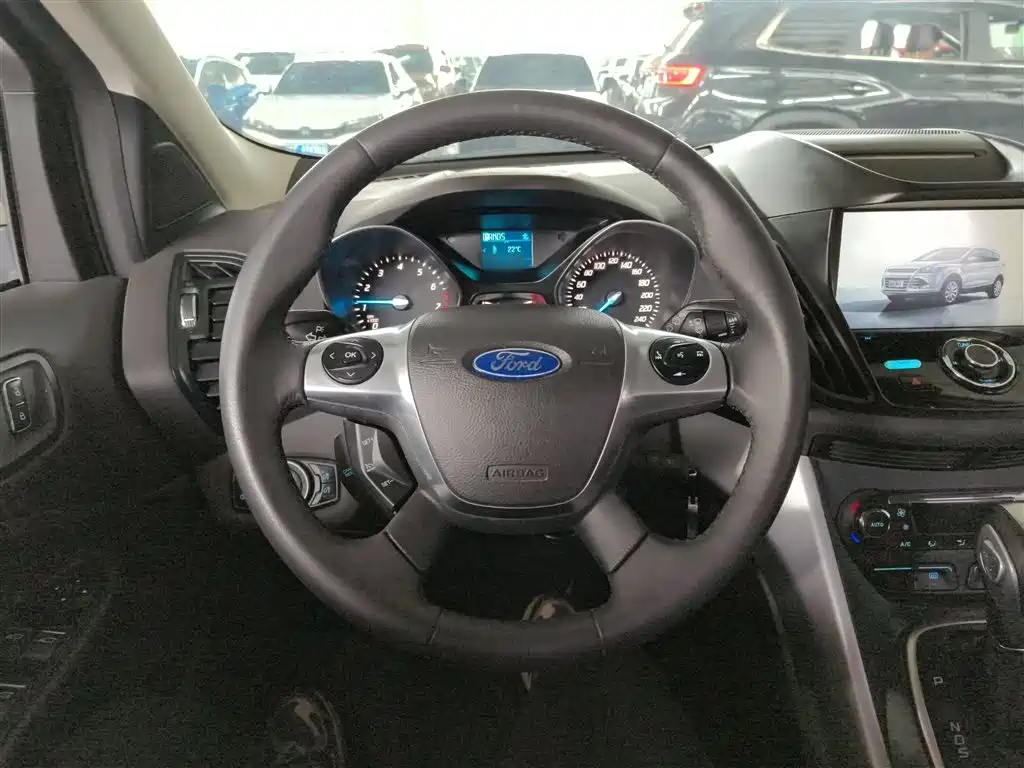 Ford Kuga 2016 — фото 11
