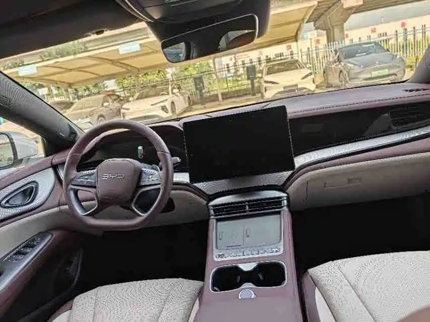 BYD Seal 07 DM-i 2025 — фото 4