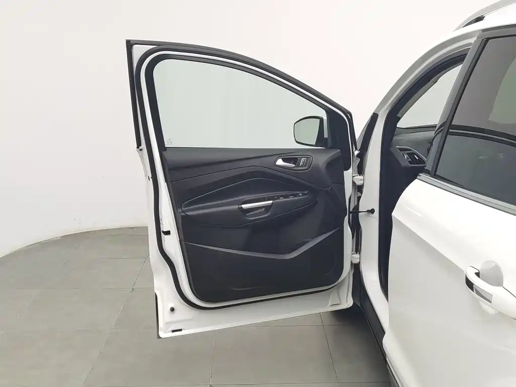 Ford Kuga 2015 — фото 8