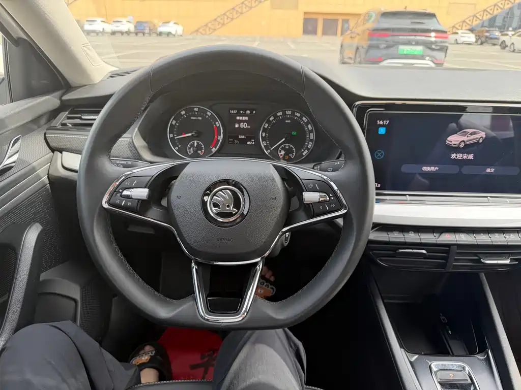 Skoda Octavia 2022 — фото 20