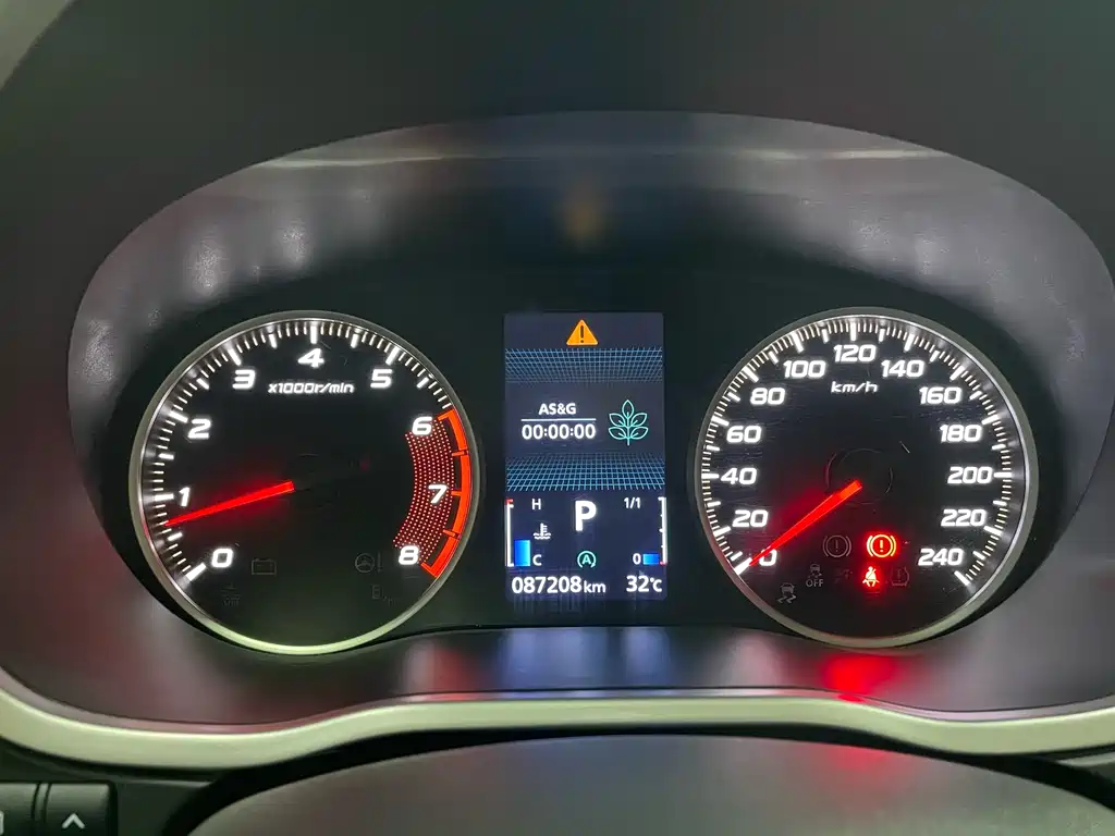 Mitsubishi Eclipse Cross 2020 — фото 11
