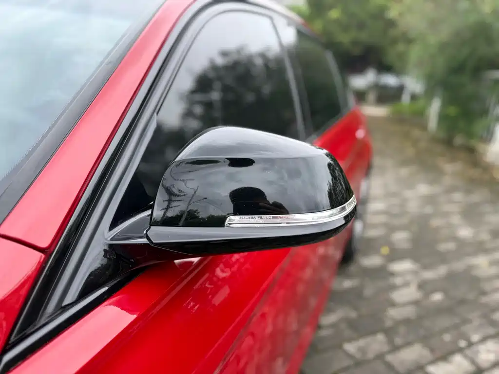 BMW 3 Series 2018 — фото 23
