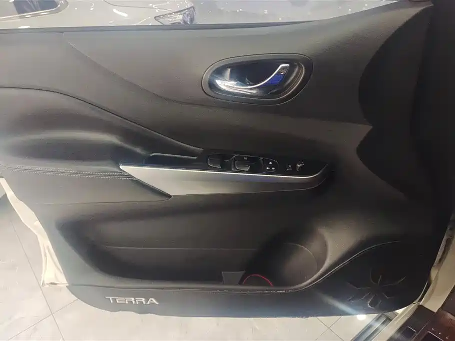 Nissan Terra 2019
