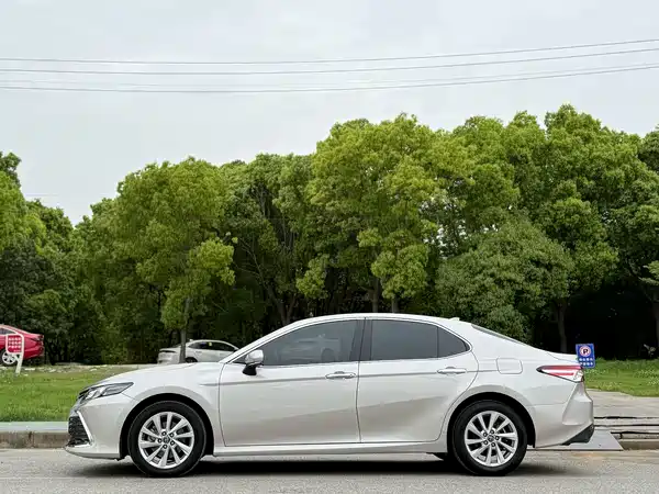 Toyota Camry 2021