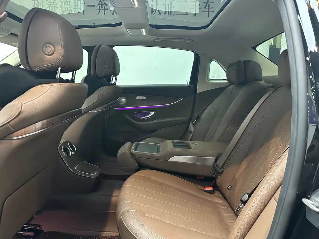 Mercedes-Benz E-Class 2023 — фото 13