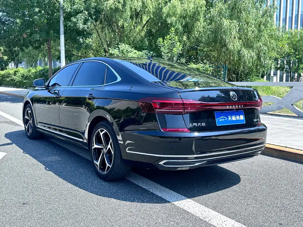 Volkswagen Passat 2025