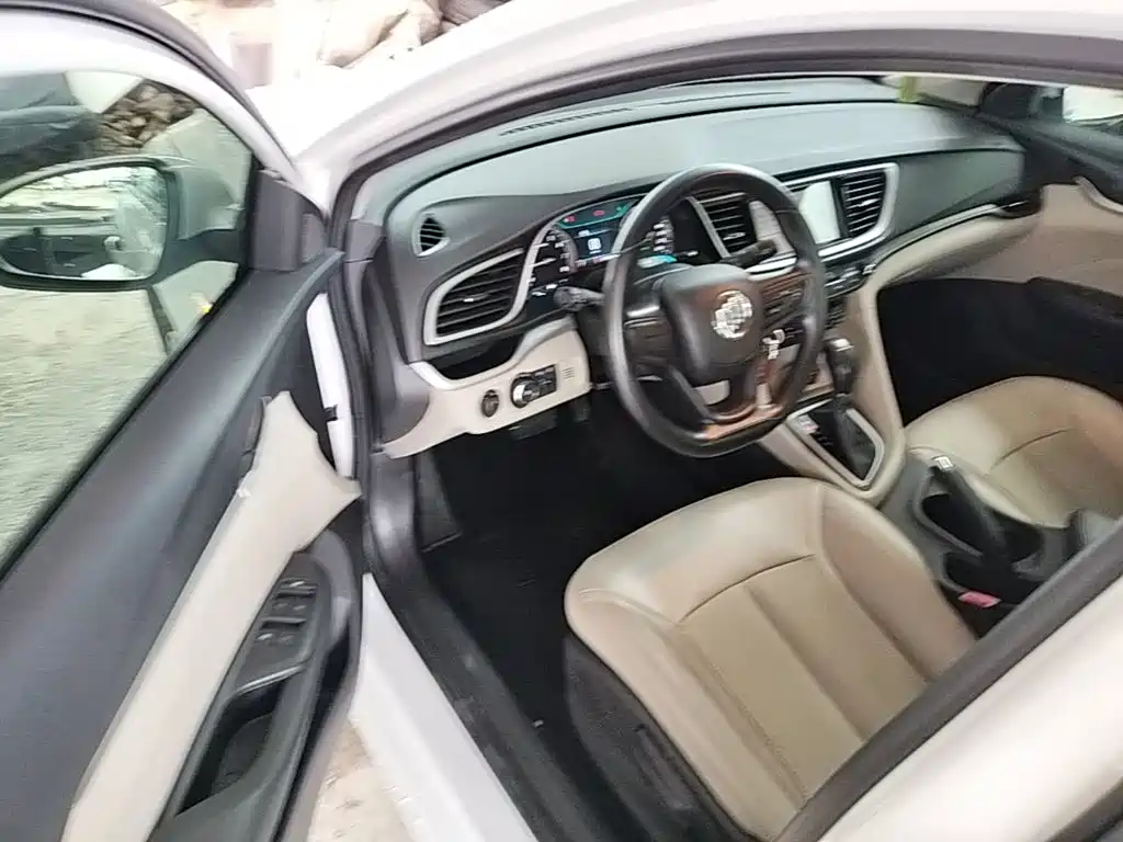 Buick Excelle 2016 — фото 16