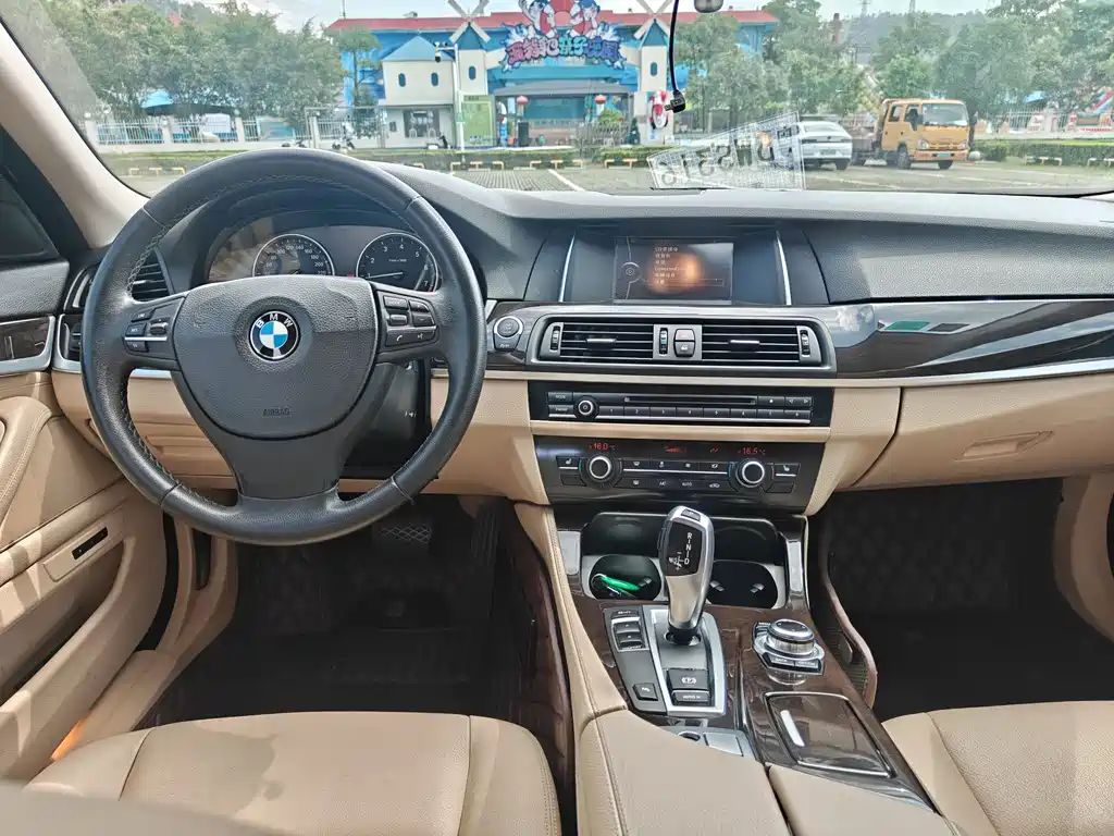 BMW 5 Series 2014 — фото 9