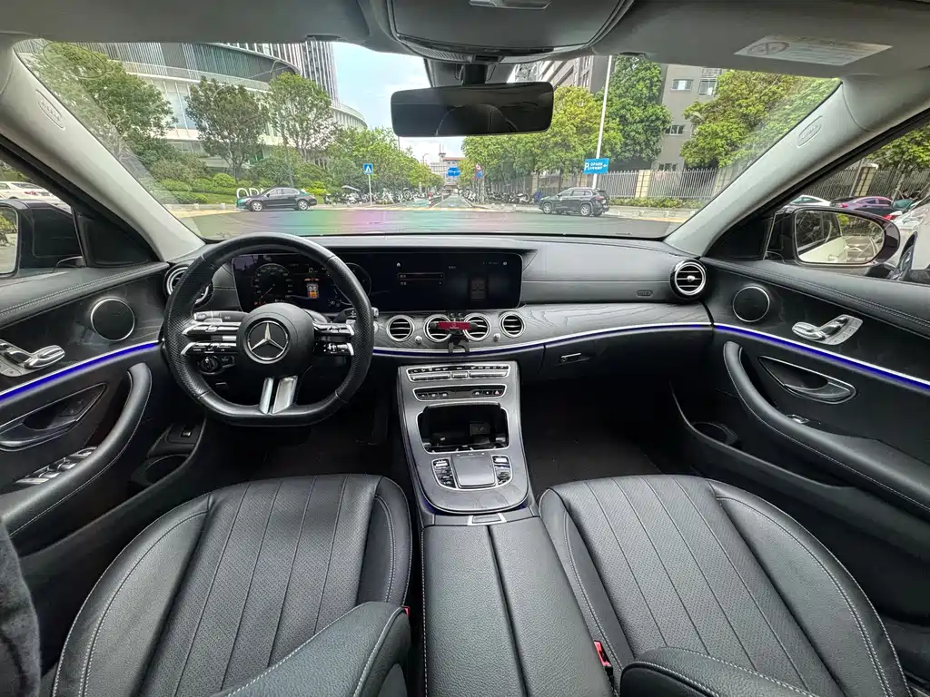 Mercedes-Benz E-Class 2023 — фото 6