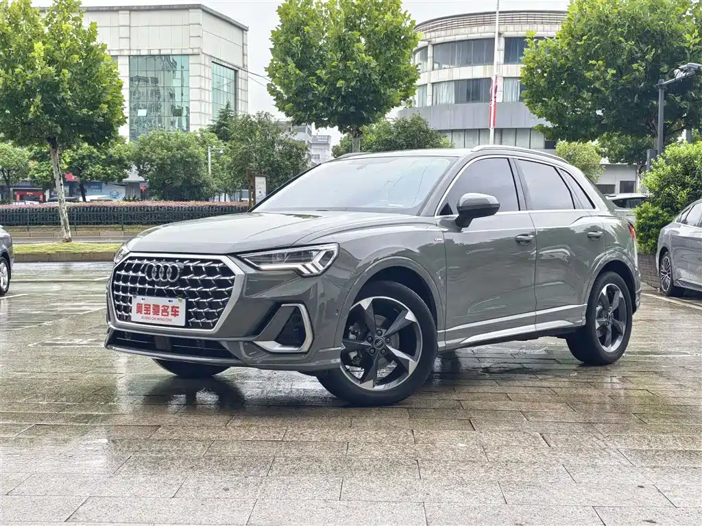 Audi Q3 2024 — фото 1