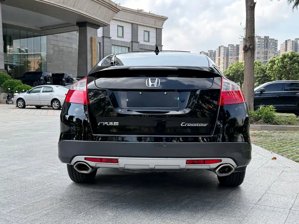 Honda Crosstour 2015 — фото 15