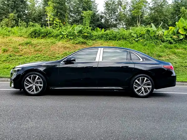 Mercedes-Benz E-Class 2025
