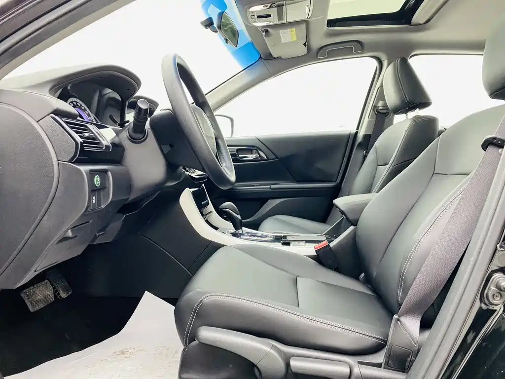 Honda Accord 2017 — фото 13