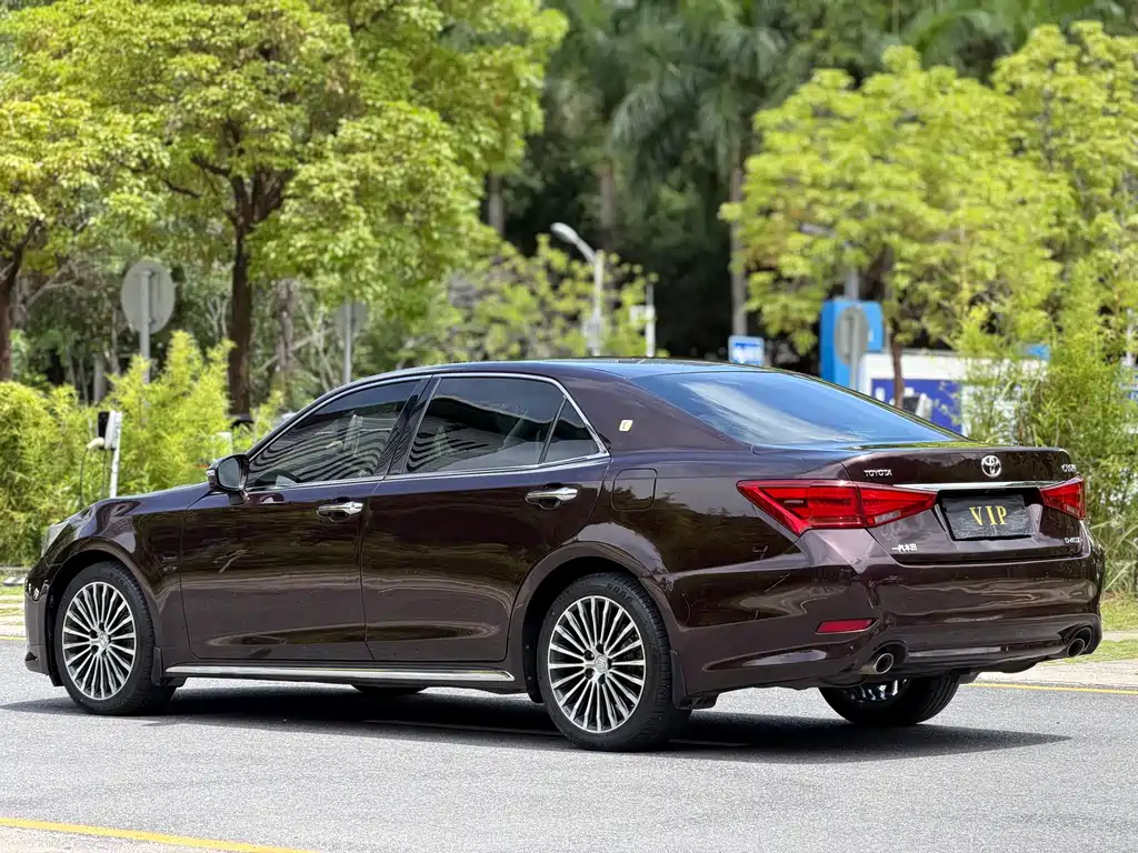 Toyota Crown 2018 — фото 11