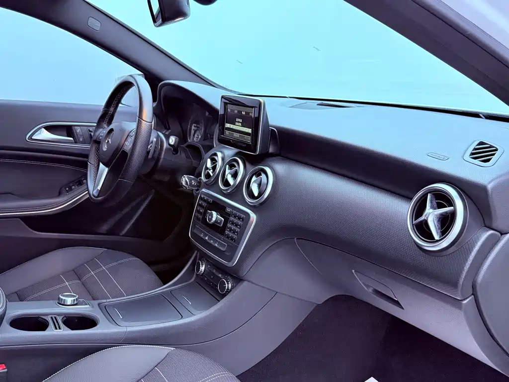 Mercedes-Benz A-Class 2014 — фото 21