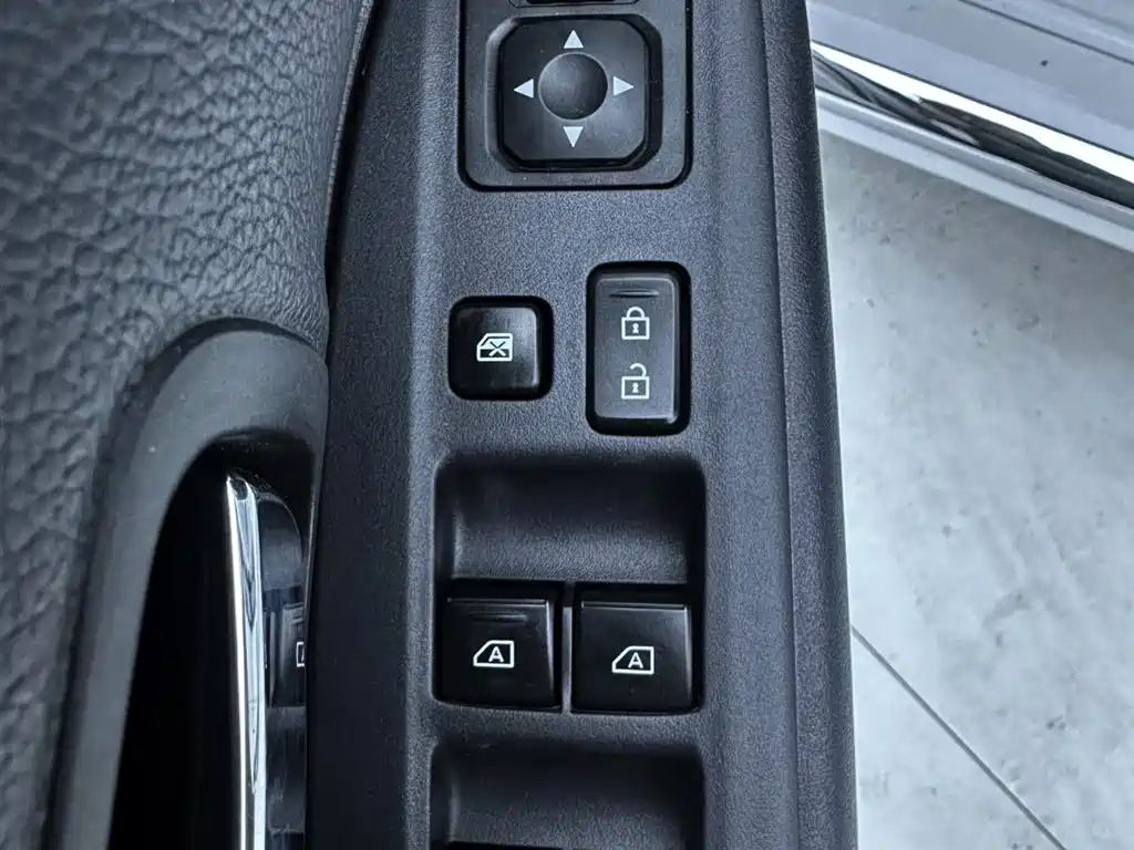 Mitsubishi Outlander 2022 — фото 18