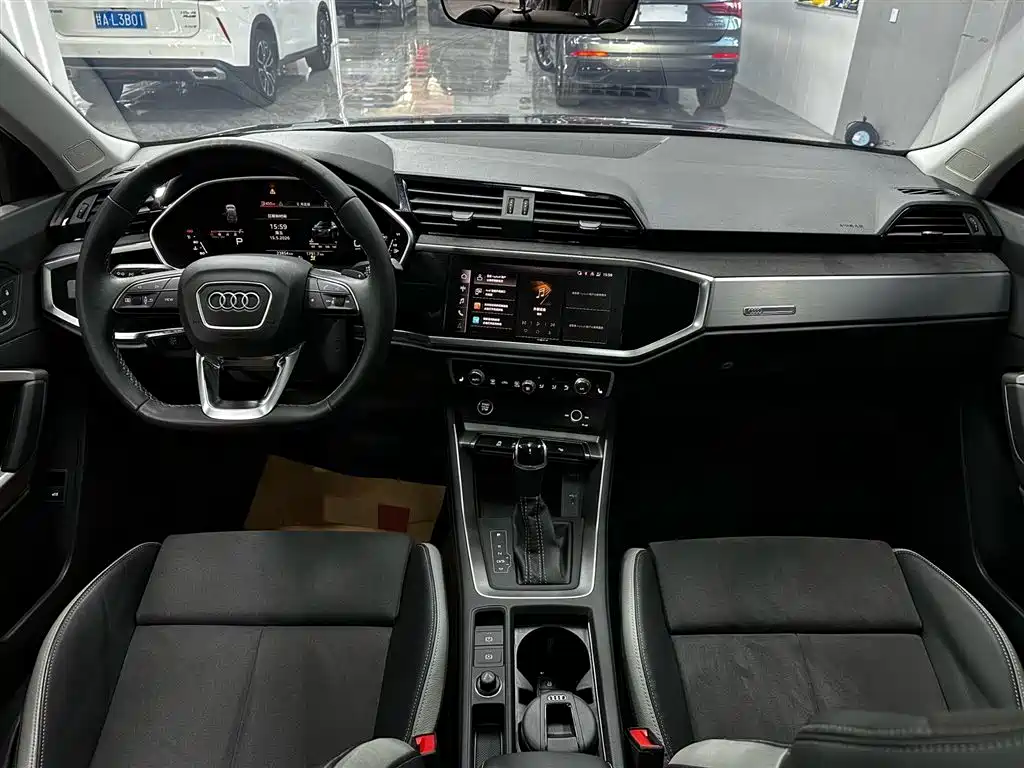 Audi Q3 2022 — фото 11