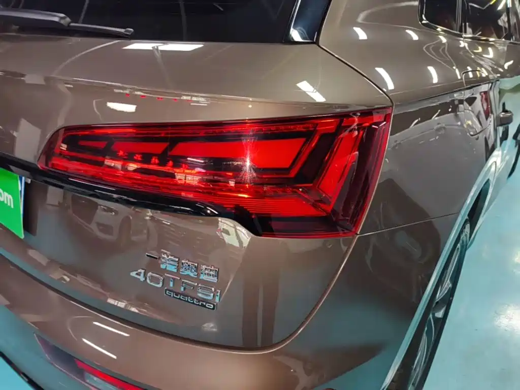 Audi Q5L 2023 — фото 8