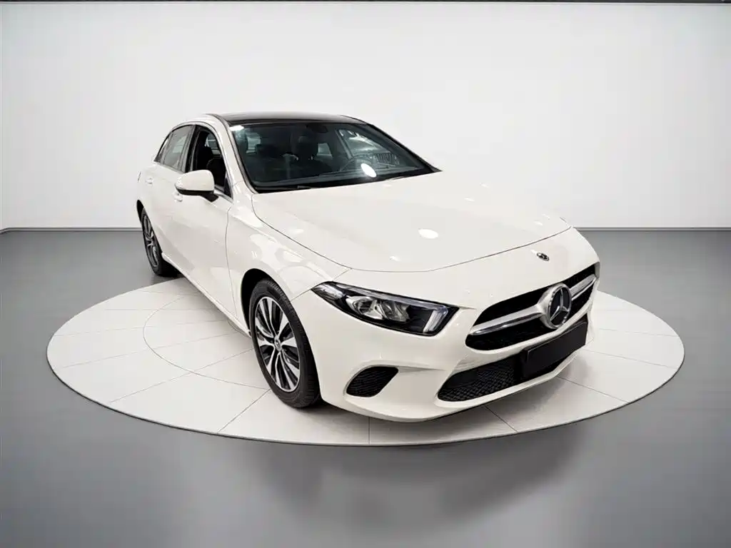 Mercedes-Benz A-Class 2023 — фото 7