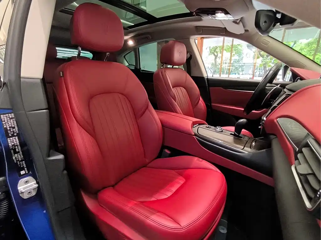 Maserati Levante 2017 — фото 19