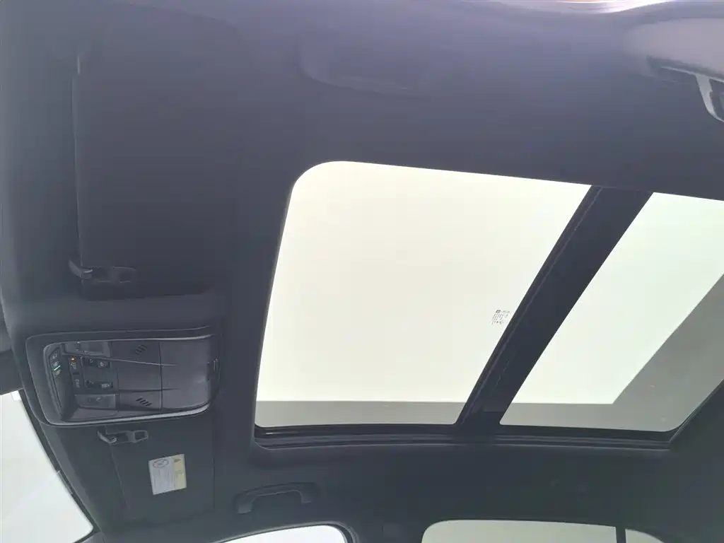 Cadillac XT4 2019 — фото 14