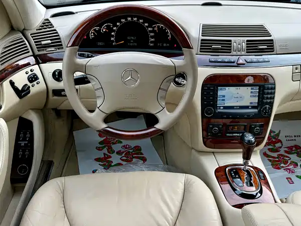 Mercedes-Benz S-Class 2005