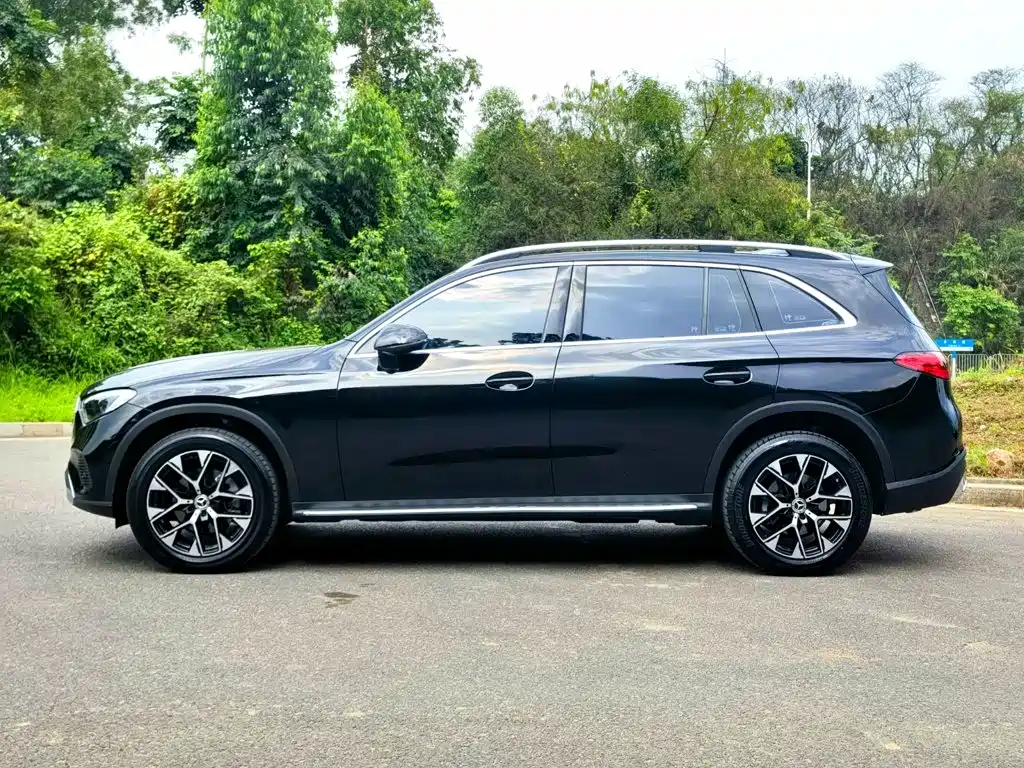 Mercedes-Benz GLC 2023