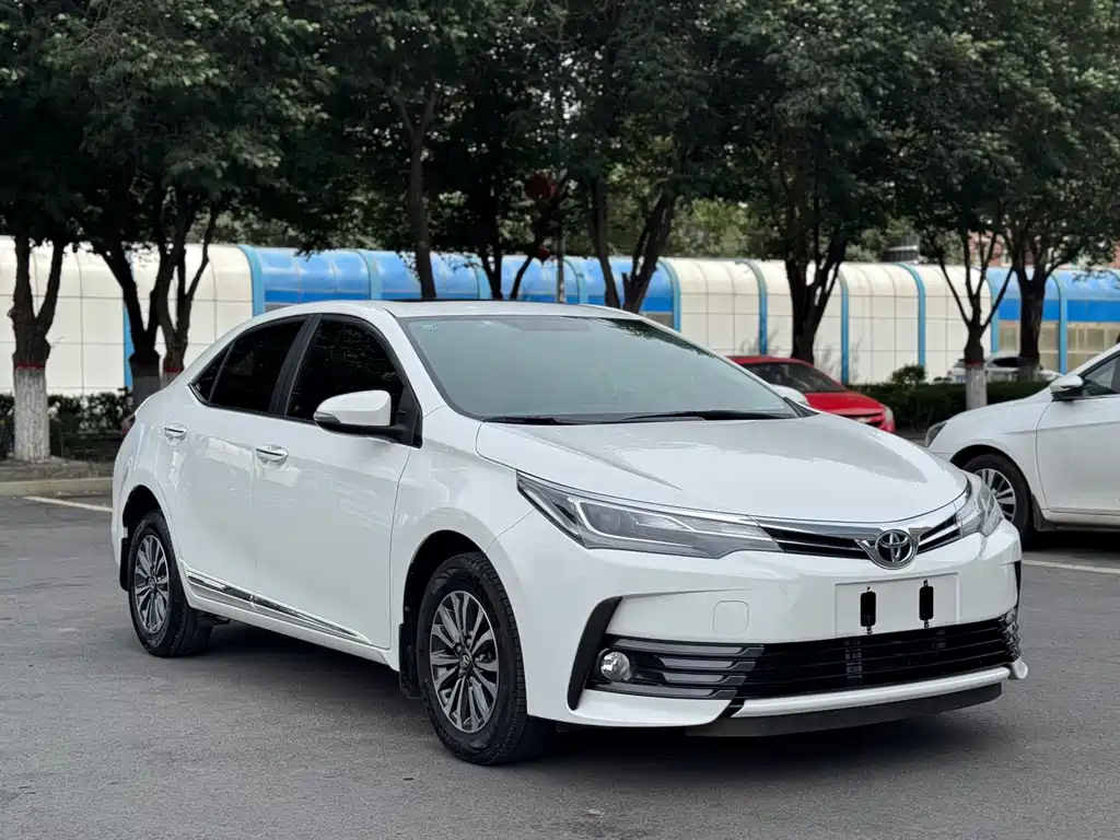 Toyota Corolla 2019 — фото 3