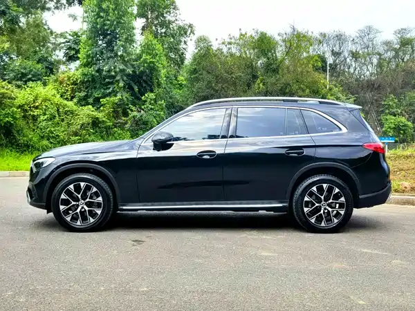 Mercedes-Benz GLC 2023