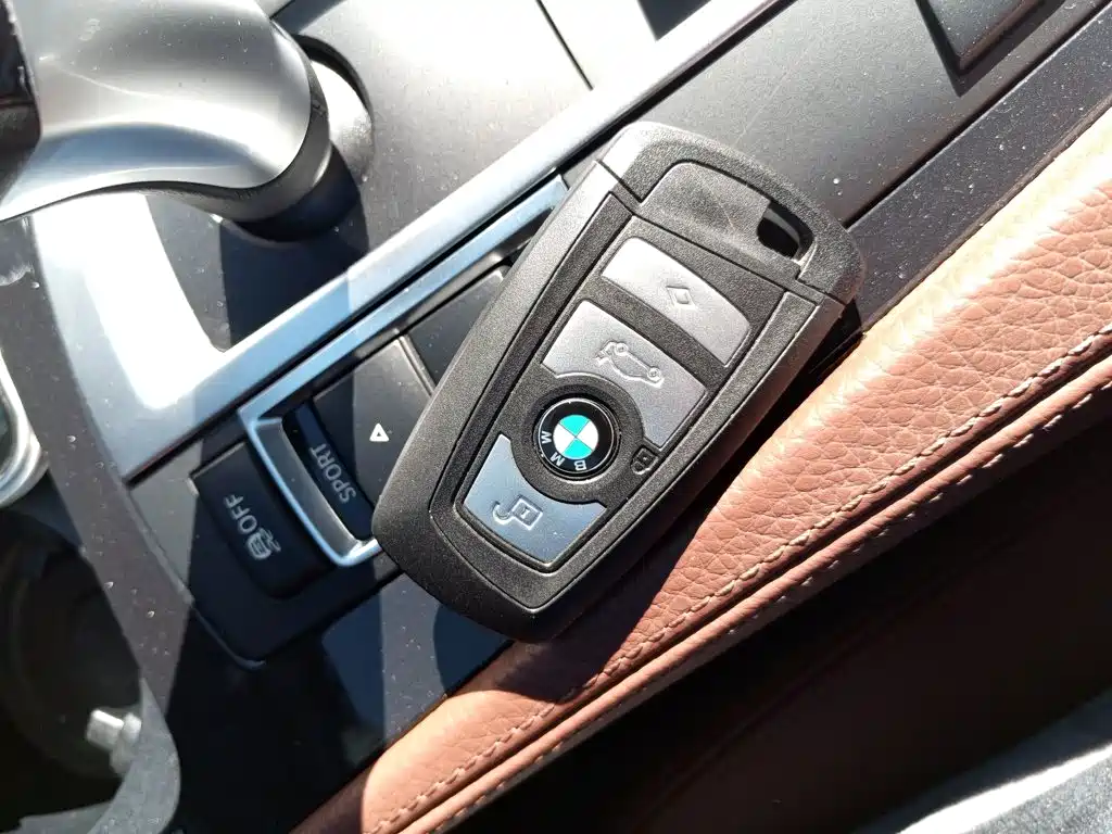 BMW 5 Series 2016 — фото 12
