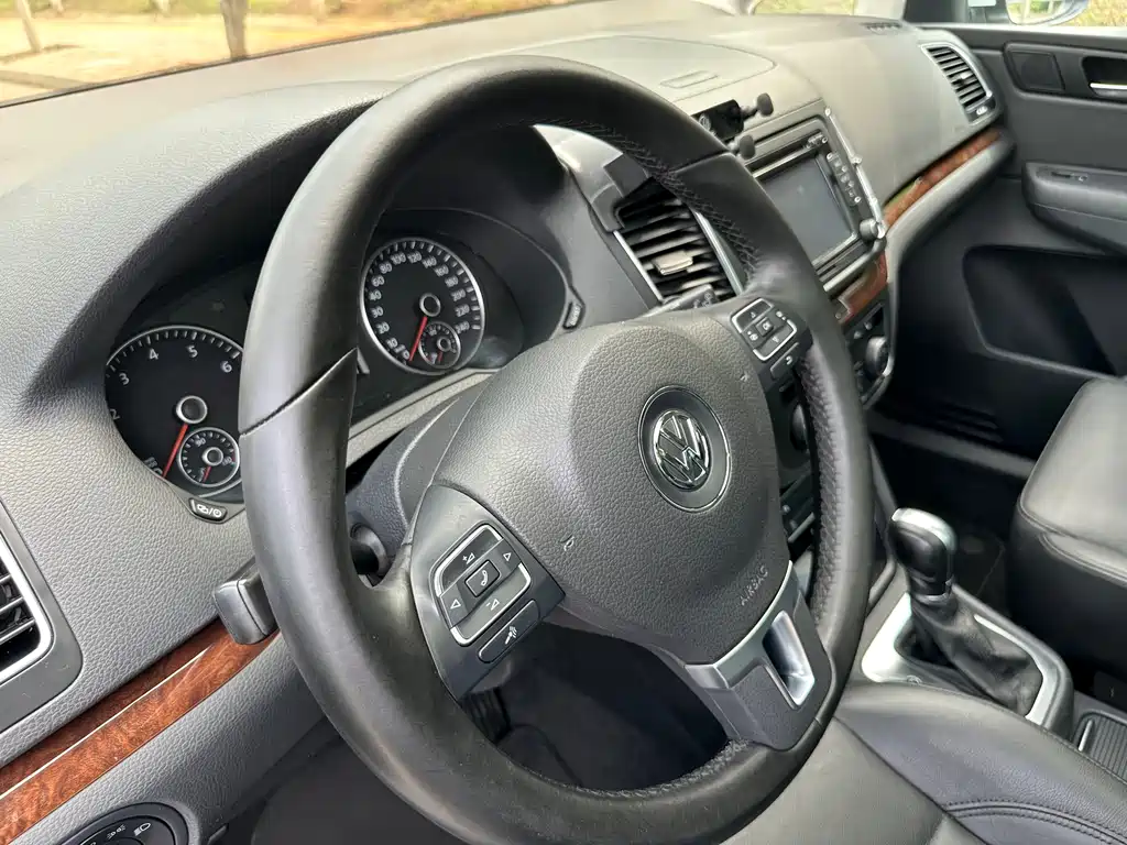 Volkswagen Sharan 2016 — фото 17