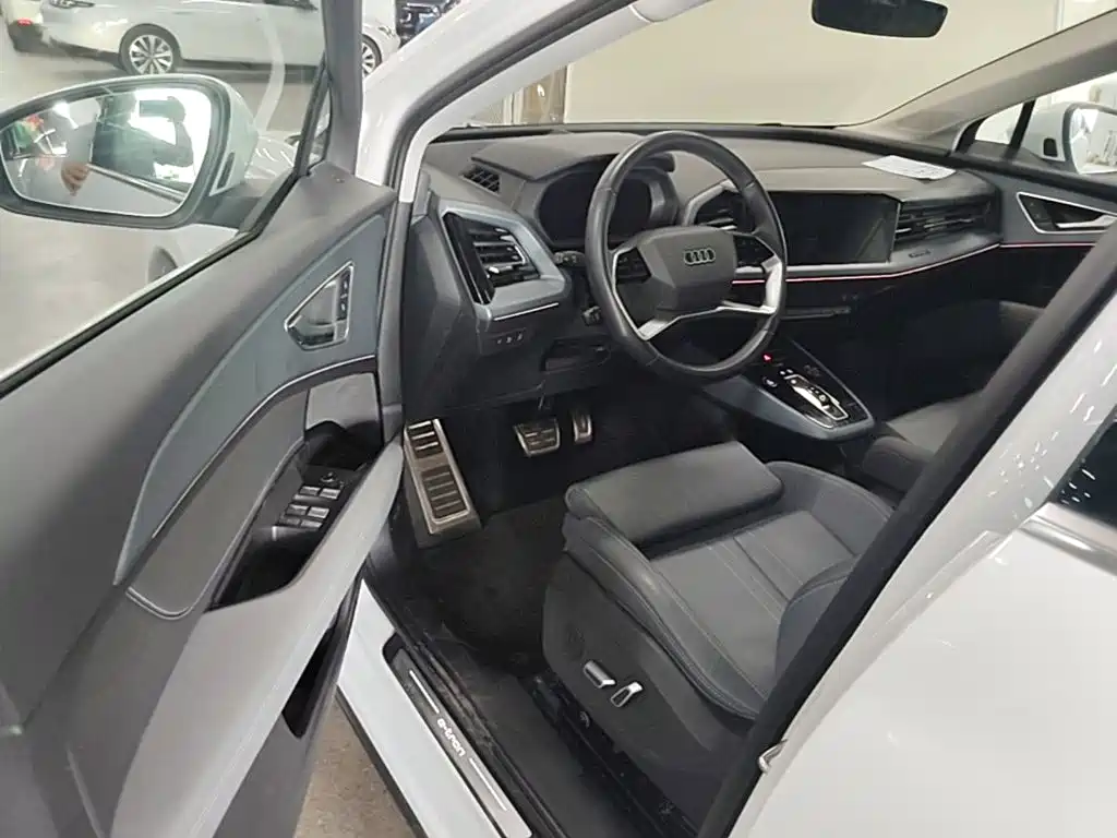 Audi Q5 e-tron 2025 — фото 16