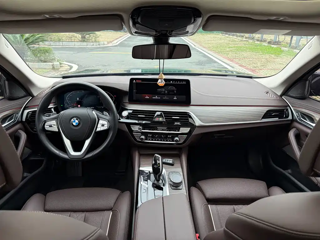 BMW 5 Series 2023