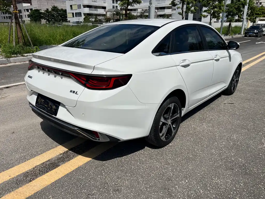 Geely Emgrand L 2022 — фото 13