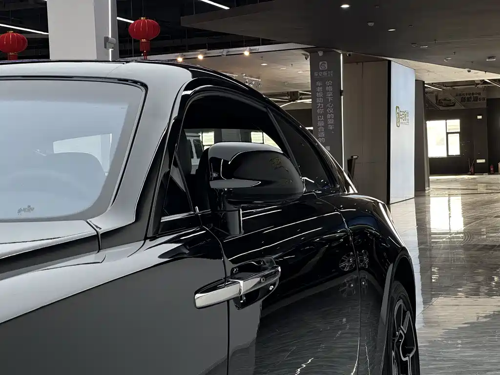 Rolls-Royce Wraith 2017 — фото 22